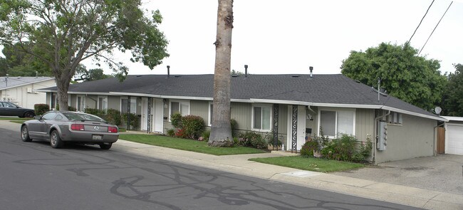 1465 Carleton Dr in Concord, CA - Building Photo - Building Photo