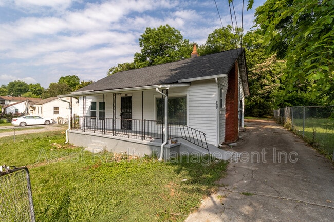property at 2647 Selma Ave
