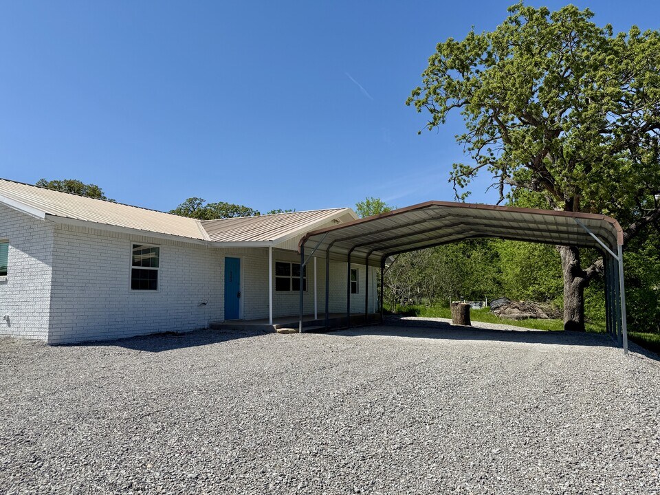 39 Melody Ln in Lone Grove, OK - Building Photo
