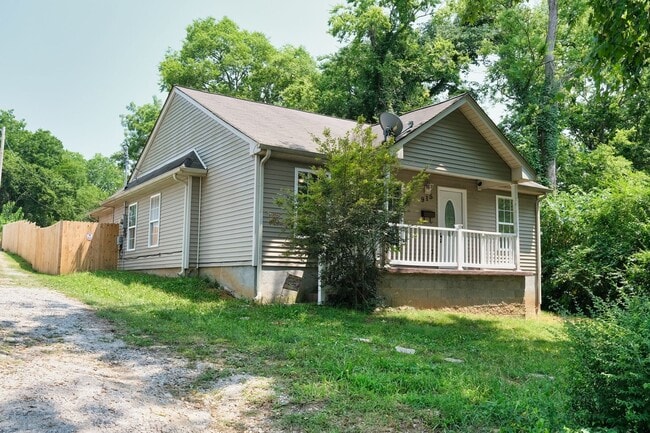 915 Mapleash Ave in Columbia, TN - Building Photo - Building Photo