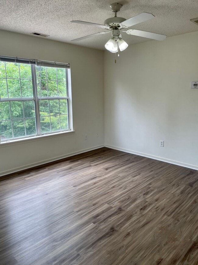 2114 Wisteria Dr in Wilmington, NC - Building Photo - Building Photo