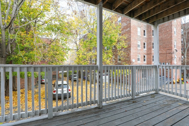 19 Claymoss Rd in Boston, MA - Foto de edificio - Building Photo