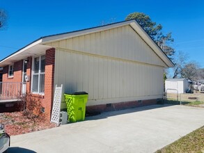 140 Bryan Blvd in Havelock, NC - Building Photo - Building Photo