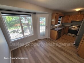4252-4229 29 Ave NW in Edmonton, AB - Building Photo - Building Photo