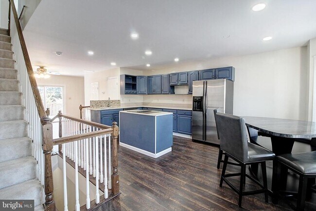 42 Victoria Square in Frederick, MD - Building Photo - Building Photo