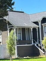 1535 9th St, Unit Upper in Alameda, CA - Building Photo