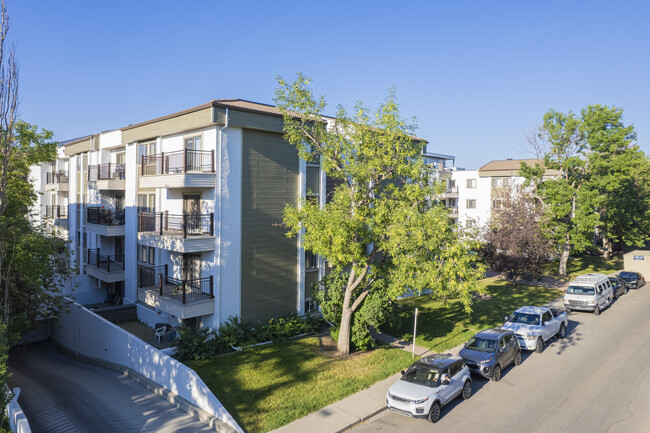 723 57th Ave SW in Calgary, AB - Building Photo - Building Photo