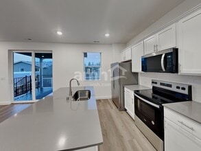 8560 47th Pl NE in Marysville, WA - Building Photo - Building Photo