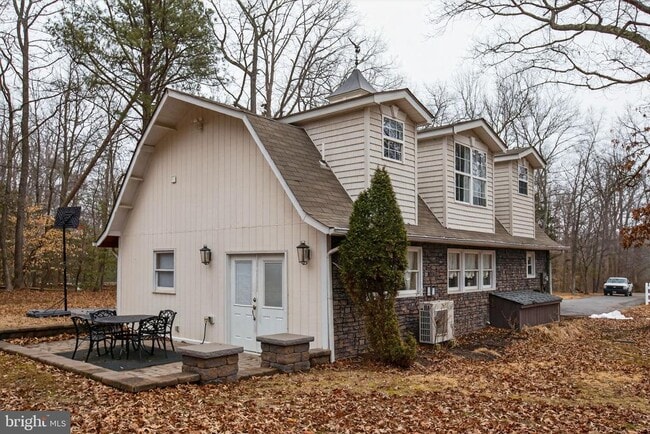 property at 6605 Ellenwood Dr