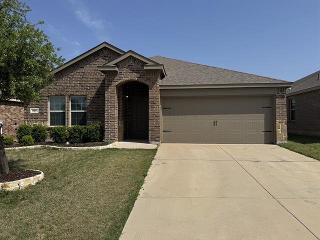 929 Alton Dr in Aubrey, TX - Foto de edificio