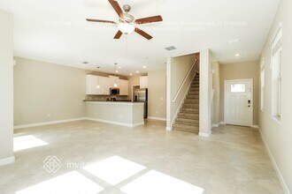 2865 Coach Manors Way in New Port Richey, FL - Building Photo - Building Photo