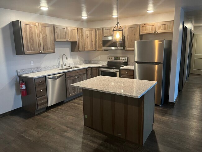 800 Treeline Rd in Kalispell, MT - Building Photo - Building Photo