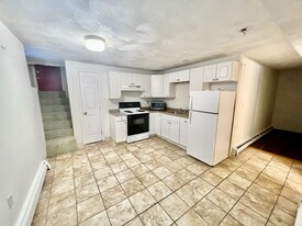 7 Tileston St, Unit B Apartamentos