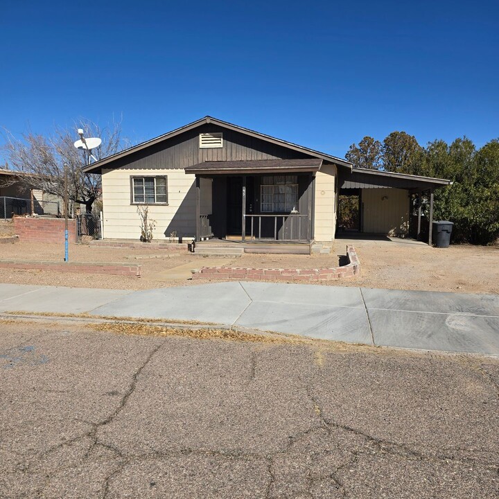 165 E 6th St in Benson, AZ - Building Photo