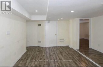 109 George Robinson Dr in Brampton, ON - Building Photo - Building Photo