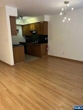 385 Midland Ave, Unit 4 in Garfield, NJ - Foto de edificio - Building Photo