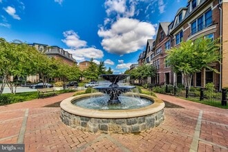 10821 Symphony Park Dr in North Bethesda, MD - Foto de edificio - Building Photo