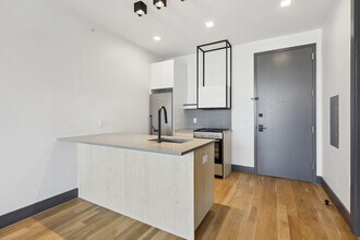 424 Arlington Ave, Unit 401 in Jersey City, NJ - Building Photo - Building Photo