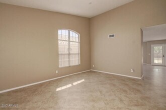 12755 W Alvarado Rd in Avondale, AZ - Building Photo - Building Photo
