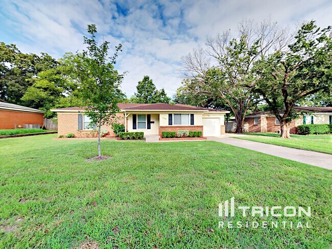1117 Valentine St in Hurst, TX - Building Photo - Building Photo