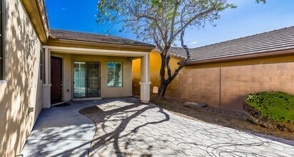 27 Gladewater Dr in Henderson, NV - Building Photo - Building Photo