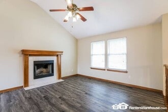 328 Shenandoah Dr in Raymore, MO - Building Photo - Building Photo