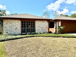 305 Heathgate Dr in Houston, TX - Building Photo - Building Photo