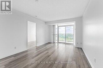 4900 Glen Erin Dr in Mississauga, ON - Building Photo - Building Photo