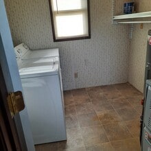 11203 Lawnford Ave in Wilmot, OH - Building Photo - Building Photo