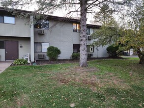 401 N East St, Unit 105 in Weyauwega, WI - Building Photo - Building Photo