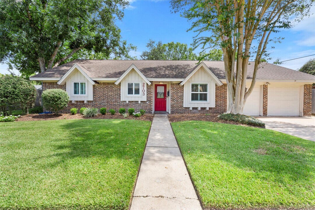 2703 Shakespeare St in Pearland, TX - Building Photo