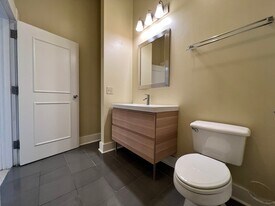 715 Sherman St, Unit 17 in Little Rock, AR - Building Photo