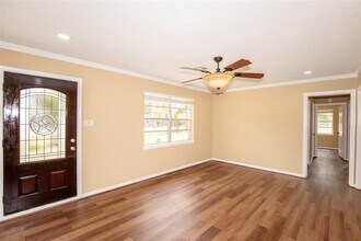 2569 Cliff Dr in San Leon, TX - Building Photo - Building Photo