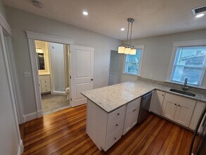 22 Dearborn St in Medford, MA - Building Photo - Building Photo