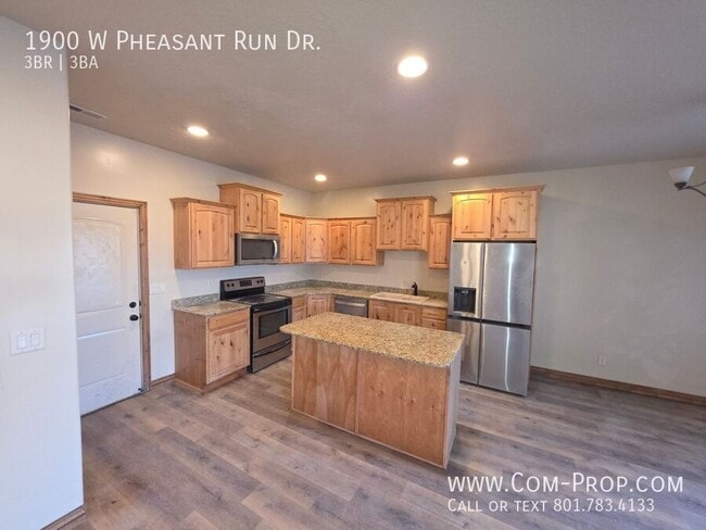 property at 1900 W Pheasant Run Dr