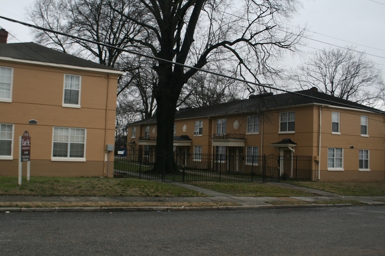 East Street Apartments in Memphis, TN - Building Photo