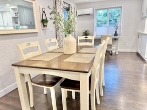 14355 SW 114th Ave in Tigard, OR - Foto de edificio - Building Photo