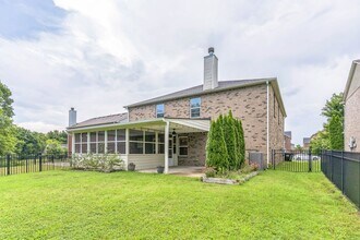 1006 Harmony Ln in Hendersonville, TN - Building Photo - Building Photo