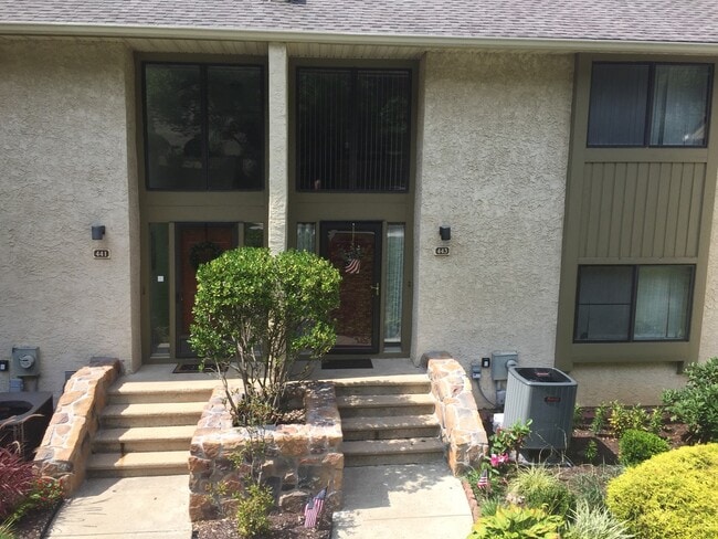 443 Lynetree Dr in West Chester, PA - Building Photo - Building Photo