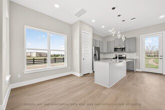 10719 Mason Rd in Richmond, TX - Foto de edificio - Building Photo