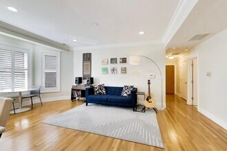 1701 N Crilly Ct in Chicago, IL - Building Photo - Building Photo