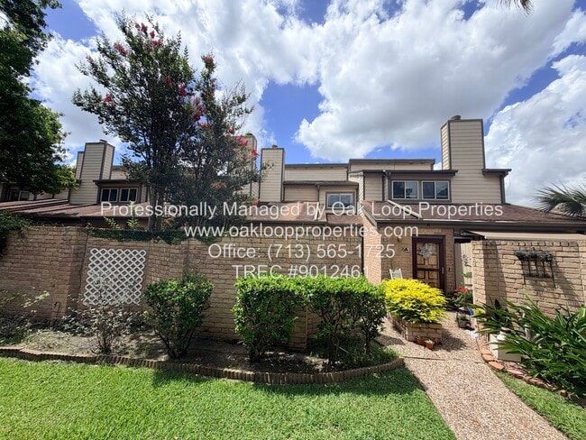 726 Country Pl Dr
