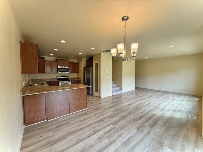 property at 14463 S Edgemere Dr