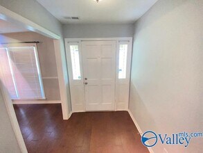 826 Crestview Dr in Madison, AL - Foto de edificio - Building Photo