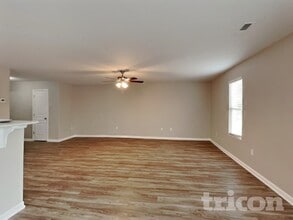 183 Pillow Ln in Burlington, NC - Foto de edificio - Building Photo