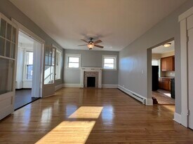 2716 Hennepin Ave in Minneapolis, MN - Building Photo