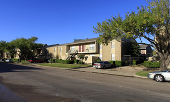 Meyerland Court Apartments