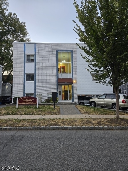 43 Cottage St