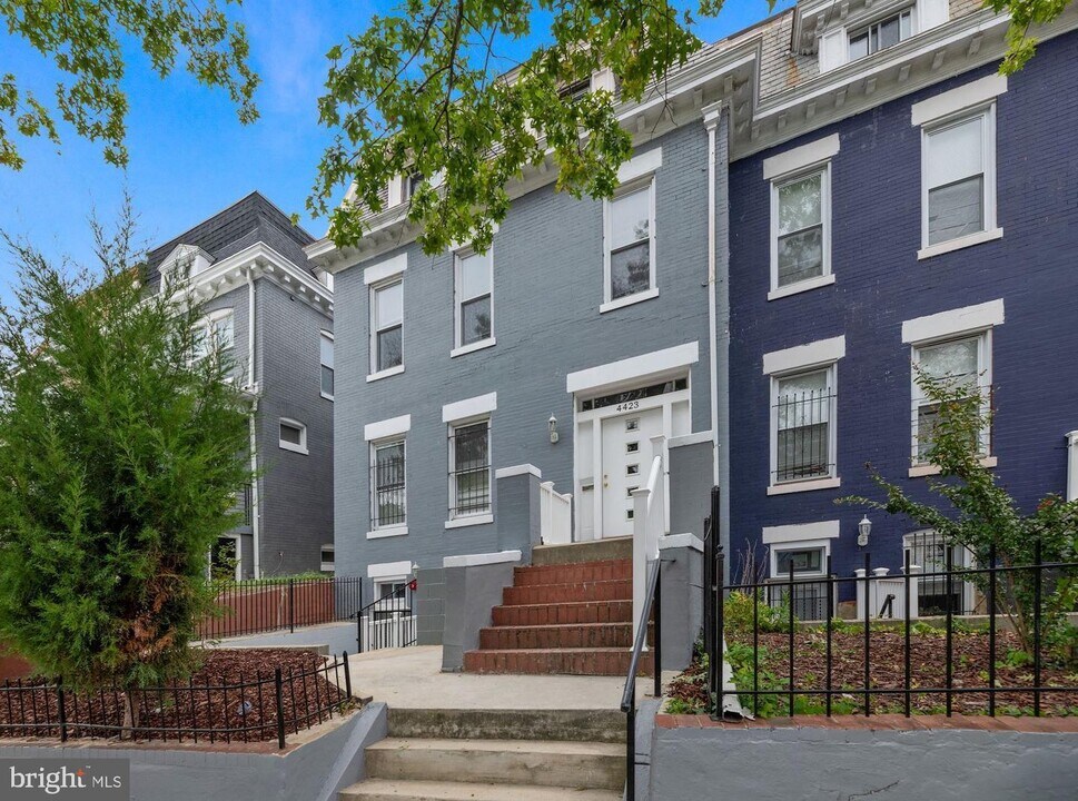 4423 Georgia Ave NW in Washington, DC - Building Photo