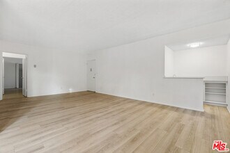 2803 Arizona Ave-Unit -11 in Santa Monica, CA - Building Photo - Building Photo